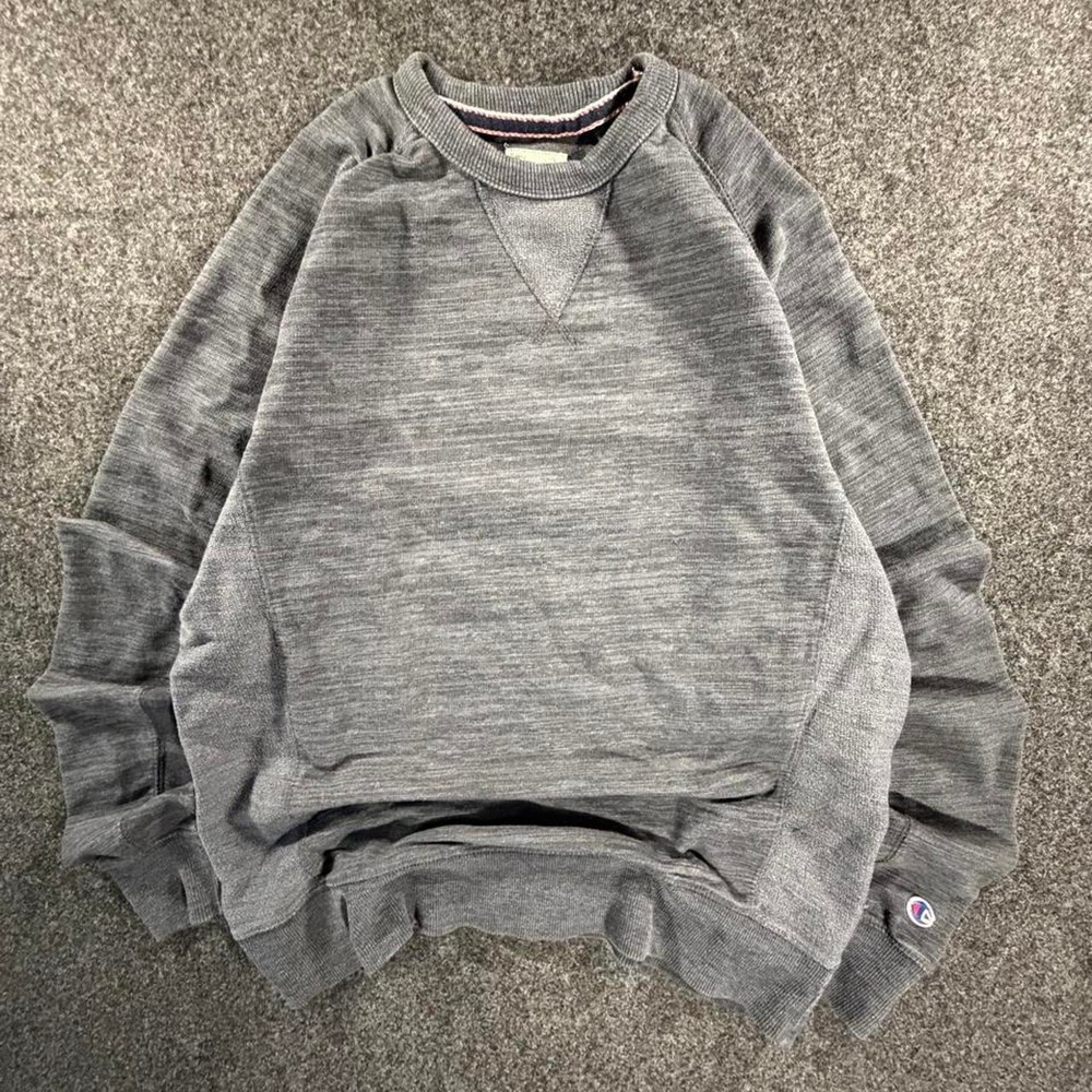 Champion Authentic Athletic Apparel Mens Grey Crewneck Sweatshirt Small Sporty